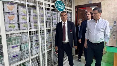  وزير الزراعة يتفقد كبرى شركات إنتاج التقاوي بالأردن 