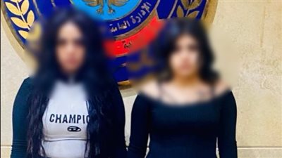 ضبط صانعتي محتوى بتهمة نشر فيديوهات خادشة للحياء 
