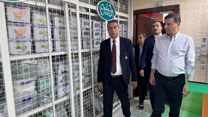 وزير الزراعة يتفقد