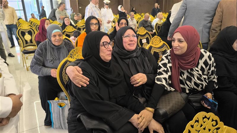 شقيقتان صحبة في الحج