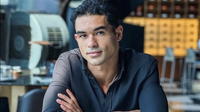 يوسف عمر، فيتو