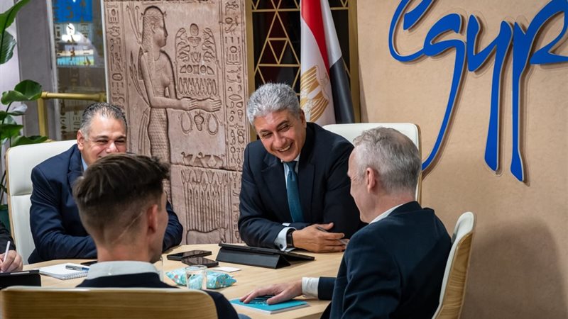 لقاء وزير السياحة