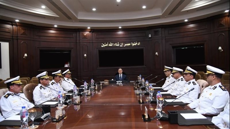 وزير الداخلية يتابع