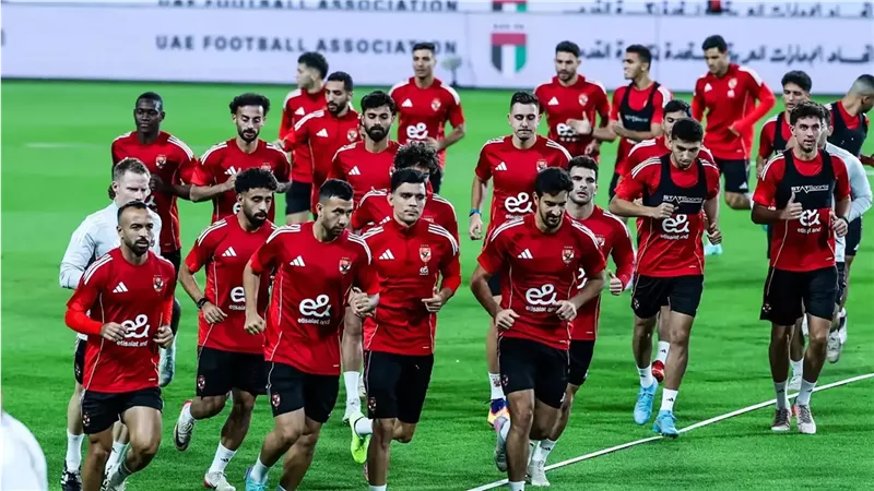 فريق الكرة بالأهلي،