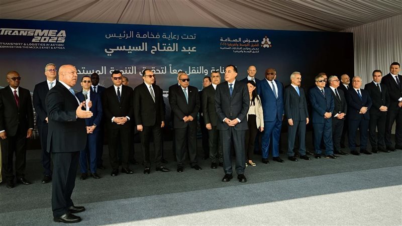 رئيس الوزراء يفتتح