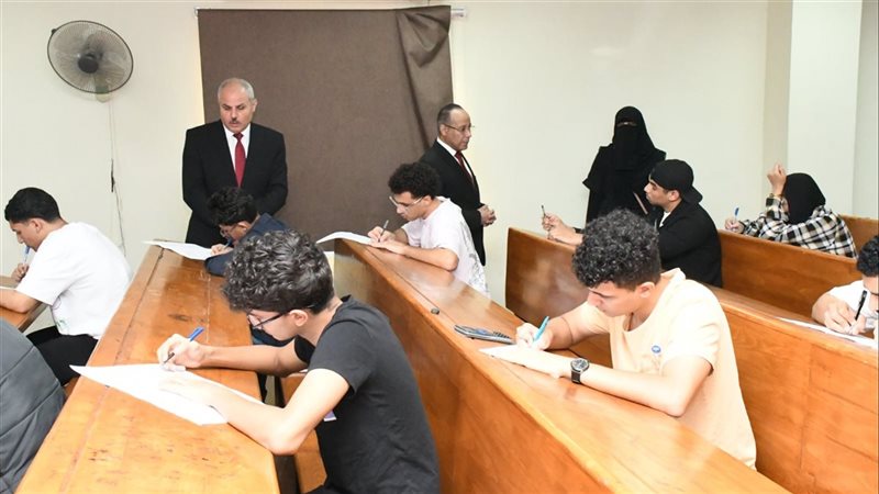 رئيس جامعة القناة