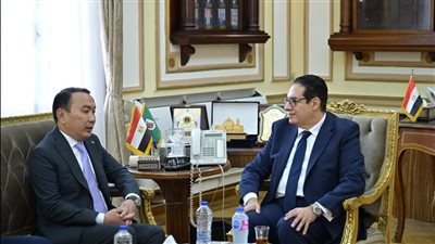 رئيس جامعة القاهرة يستقبل سفير كازاخستان لبحث تعزيز التعاون الأكاديمي والبحثي 