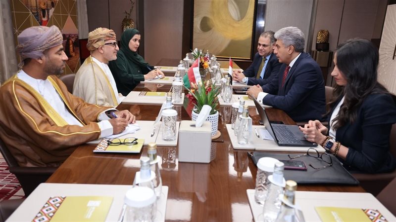اجتماع وزير السياحة