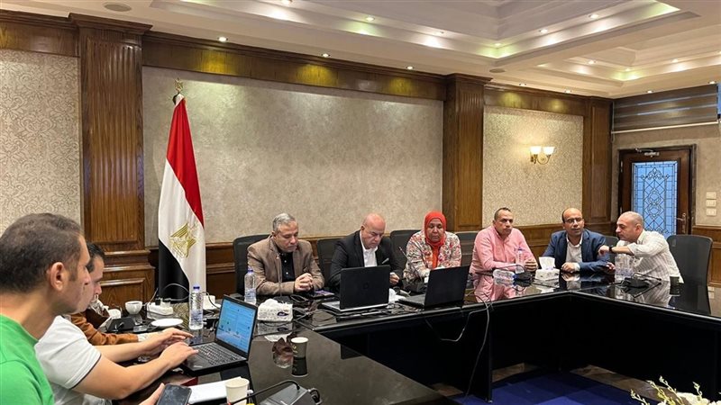 غرفة عمليات لمتابعة