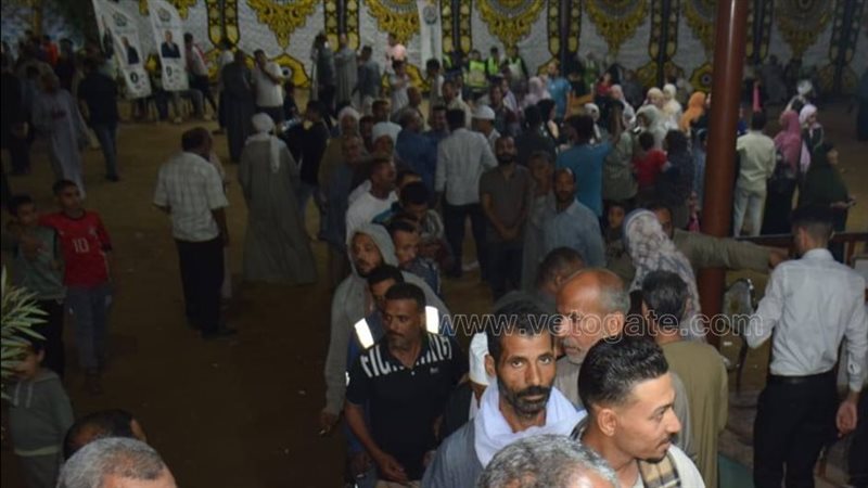 حشود كبيرة من الناخبين