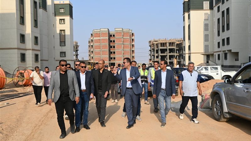مسؤولو الاسكان يتفقدون