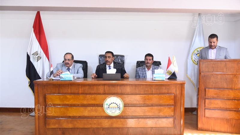 محافظ مطروح يقوم