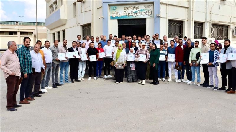 المكرمون، فيتو