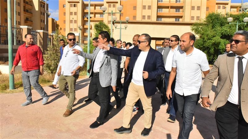 جولة ميدانية لمحافظ