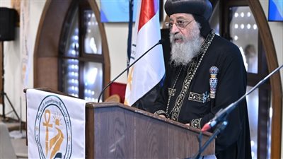 البابا تواضروس يتلقي تقريرا عن الخدمة في إيبارشية باريس