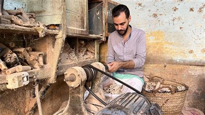 حرفة تصنيع أيادي المناجل بالبحيرة، تراث عريق يصمد أمام الاندثار (فيديو وصور)