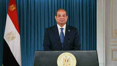 السيسي: مصر تشهد اليوم ثمرة الإنجاز في قطاعات الموانئ والسكك الحديدية والطرق والطاقة