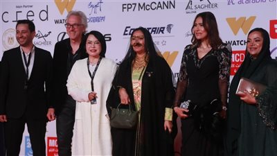 صناع وأبطال فيلم 