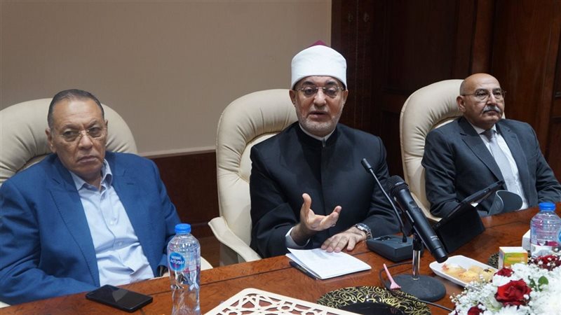 فضيلة المفتي بجامعة