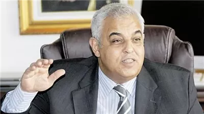 نصر علام يدخل على الخط في خلاف وزير الري والمسئول السابق بشأن أزمة الصرف الزراعى