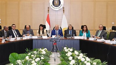 وزير الصناعة يؤكد ضرورة الالتزام بتفعيل قانون تفضيل المنتج المحلي بالمشتريات الحكومية 