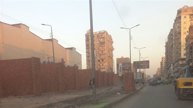 المحلات تحتل الجزيرة
