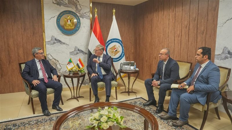 لقاء وزير البترول