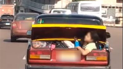 الأمن يكشف ملابسات فيديو فتاة داخل صندوق سيارة أجرة بالإسكندرية
