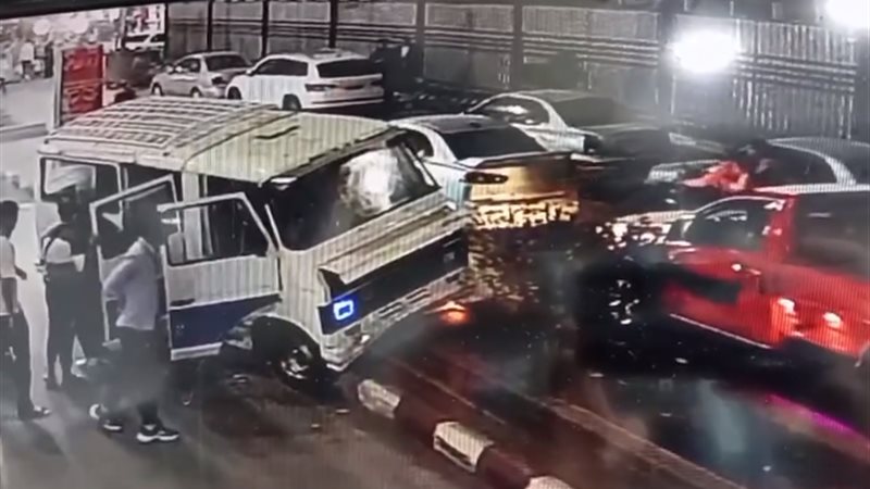 حادث تصادم، فيتو