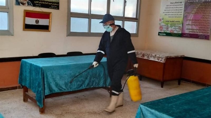 جانب من أعمال التعقيم،