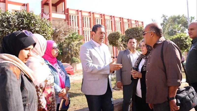 محافظ دمياط يتفقد
