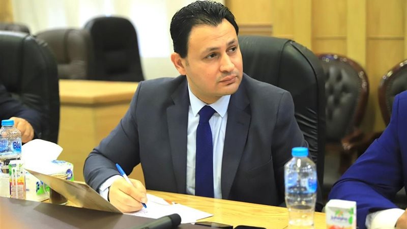 محمود تفاحة، عضو