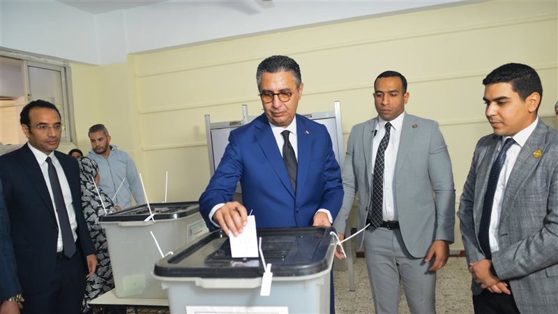 وزير التموين خلال