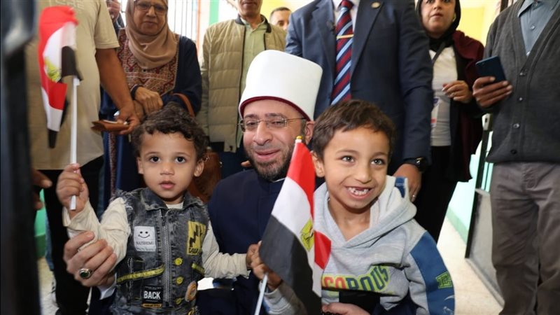 وزير الأوقاف يدلي