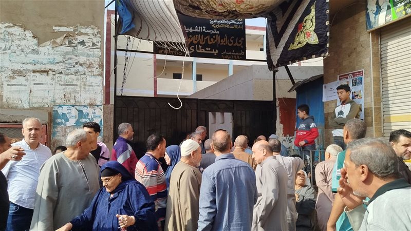 إقبال متوسط على انتخابات