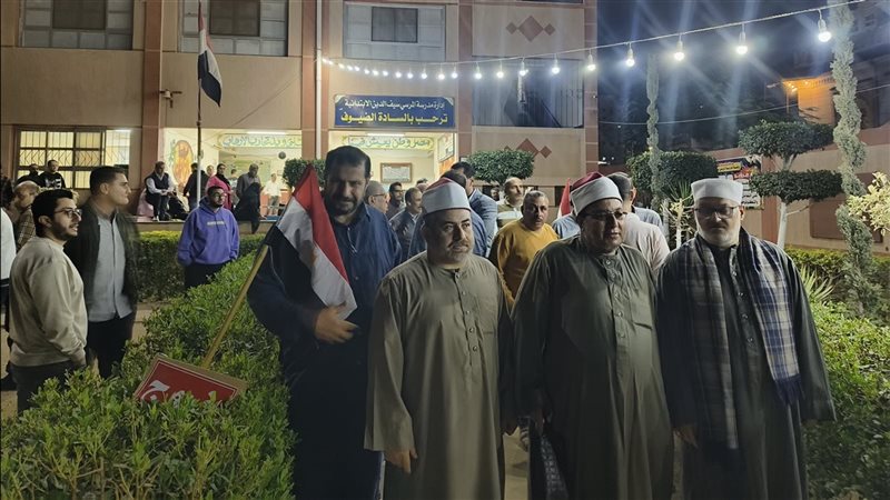 رجال الدين وإقبال