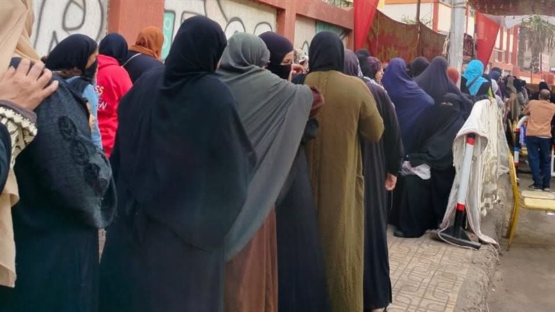 اقبال كبير من النساء