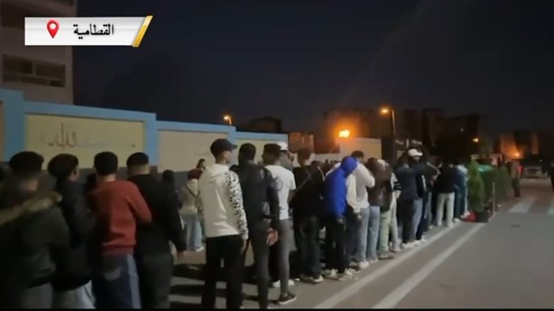 توافد المواطنين على