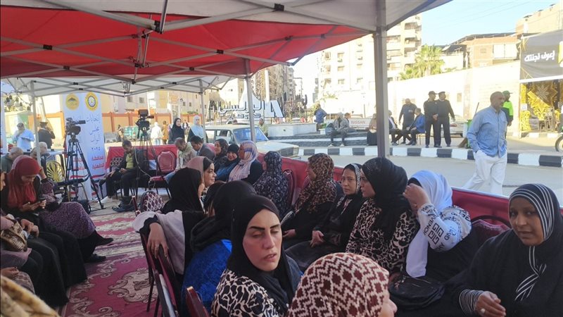 من أمام اللجان الانتخابية