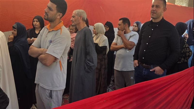 توافد المواطنين للإدلاء