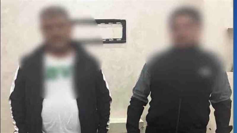 القبض على شخصين جمعا