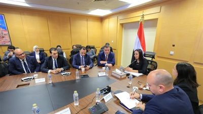 وزيرة التضامن تلتقي فريق عمل صندوق دعم مشروعات الجمعيات والمؤسسات الأهلية