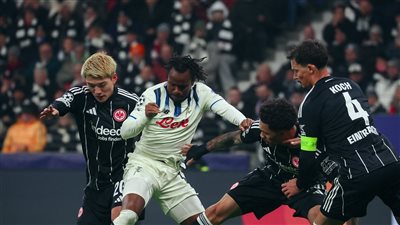 فرانكفورت يسقط في ملعبه أمام أتالانتا 0/3 بدوري أبطال أوروبا 