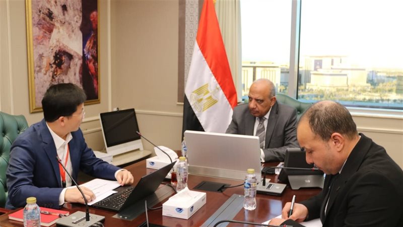 اجتماع وزير الكهرباء