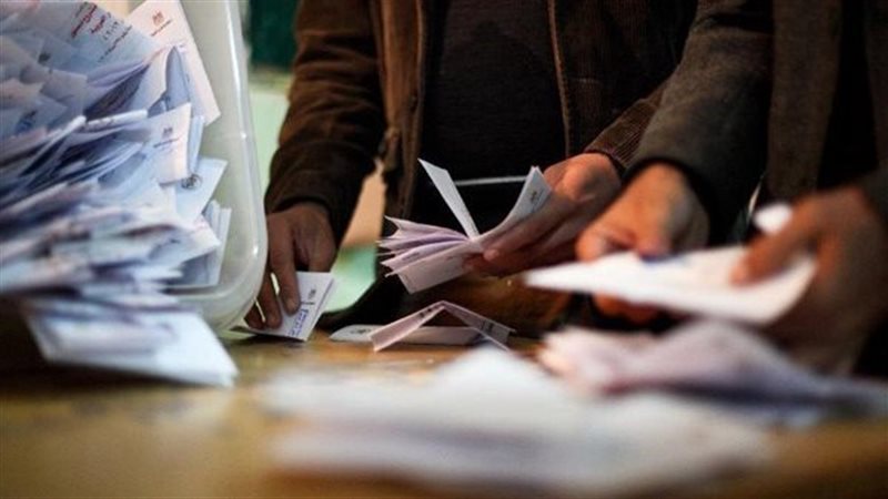 فرز الأصوات في انتخابات