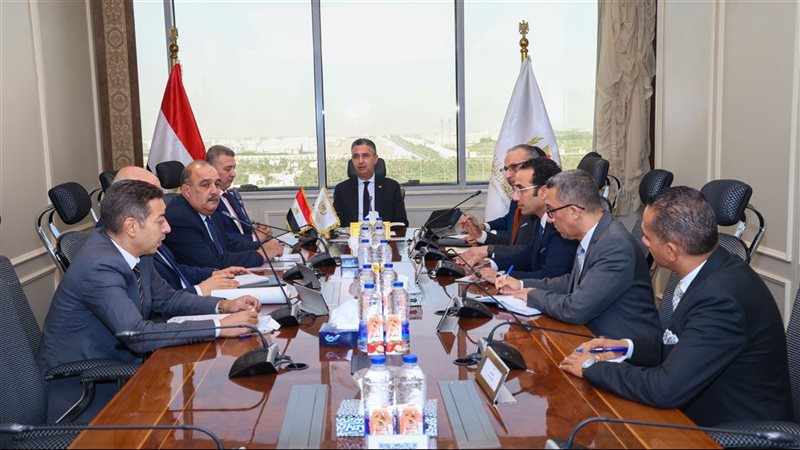 وزير التموين خلال
