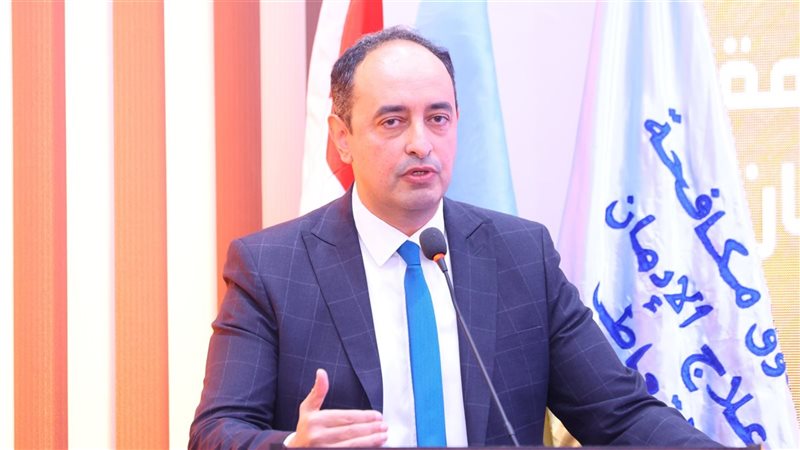 الدكتور عمرو عثمان،
