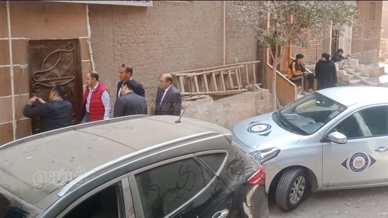 تشميع مركز طبي وضبط