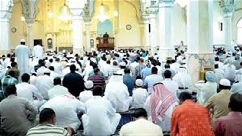 حكم صلاة الظهر أربع