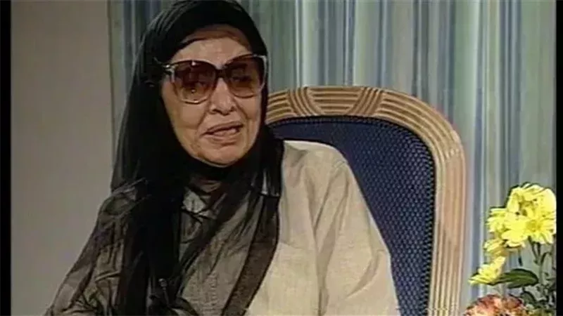 الدكتورة عائشة عبد
